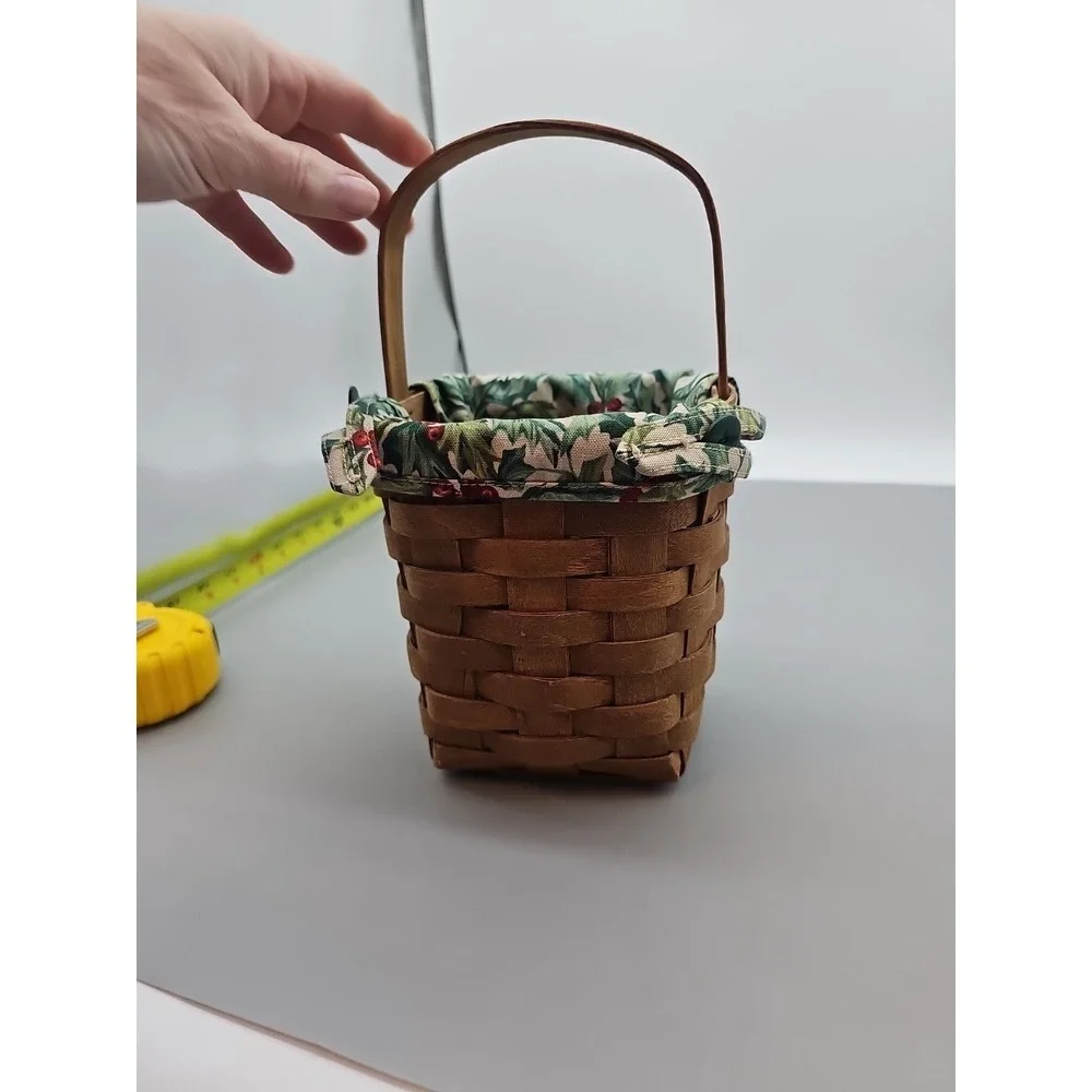 Longaberger Basket W/Fabric Liner  Christmas Theme Holly USA